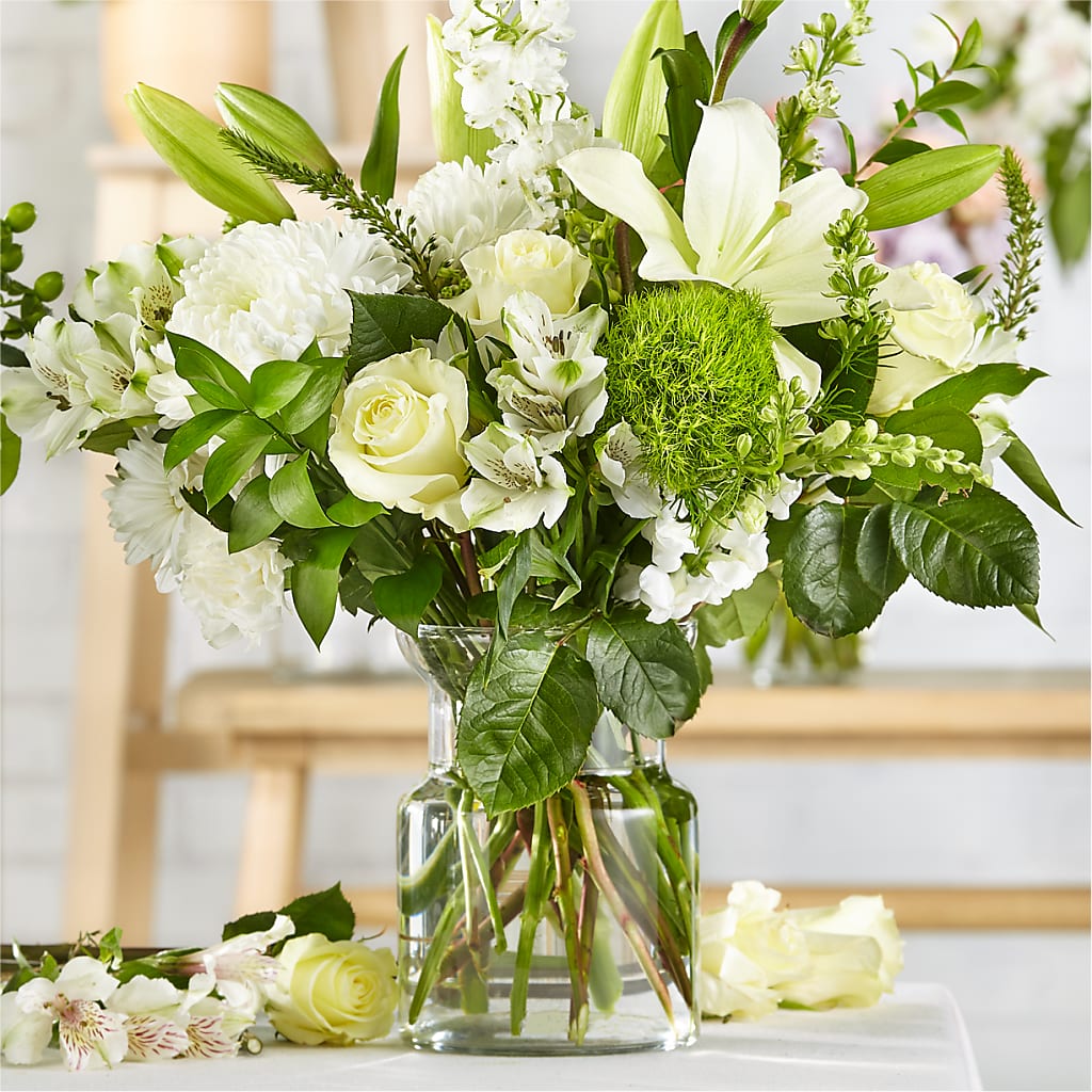 Classic Ivory – A Florist Original – Guru Flowers, Port Saint Lucie FL
