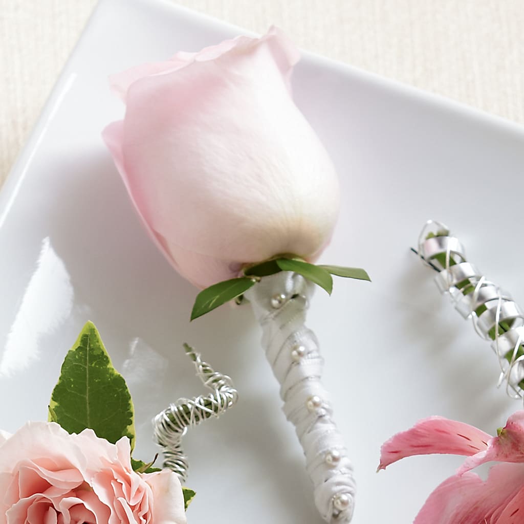 Pink Rose Boutonniere – Guru Flowers, Port Saint Lucie FL