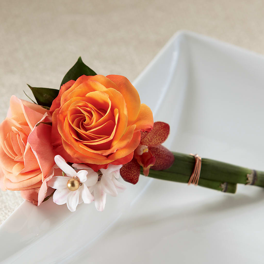Sunset Dream Boutonniere – Guru Flowers, Port Saint Lucie FL