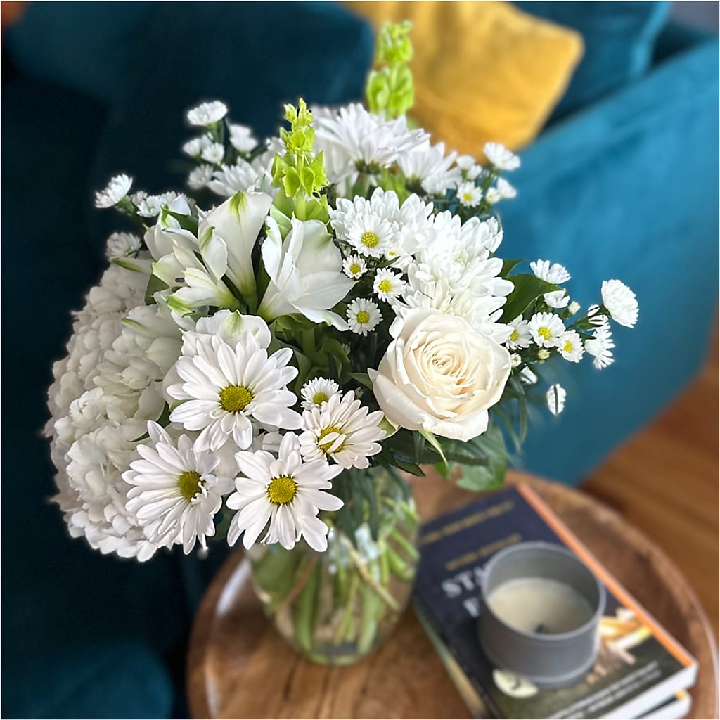 Classic Ivory – A Florist Original –  Guru Flowers, Port Saint Lucie FL